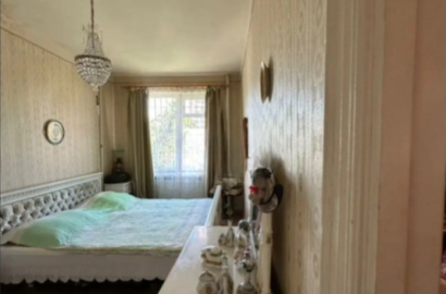 old repaired 4-room apartment for sale