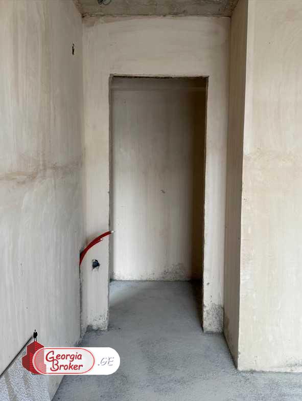 იყიდება ახალი აშენებული 2 ოთახიანი ბინა