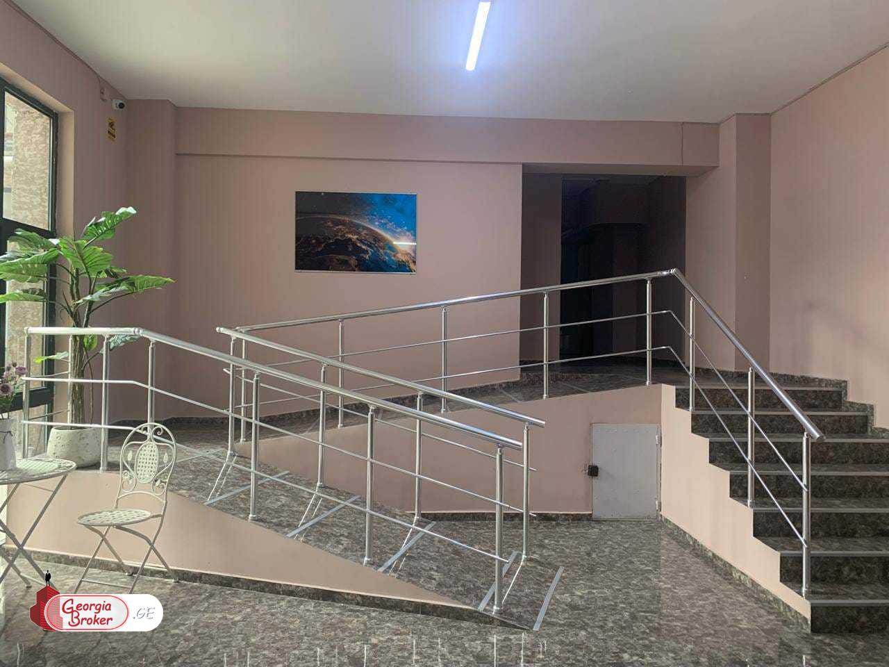 იყიდება ახალი აშენებული 4 ოთახიანი ბინა