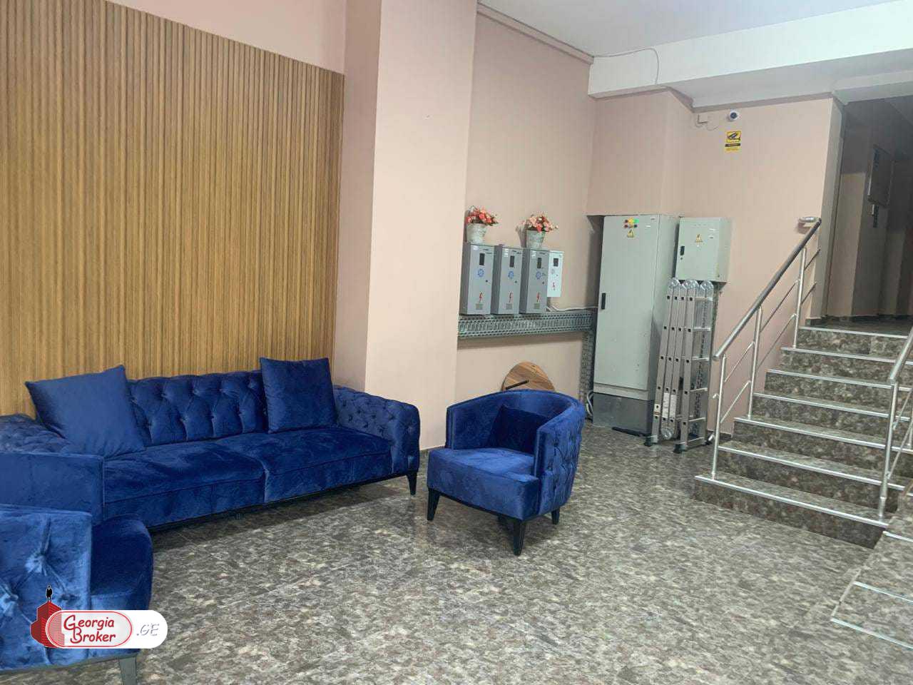 იყიდება ახალი აშენებული 4 ოთახიანი ბინა