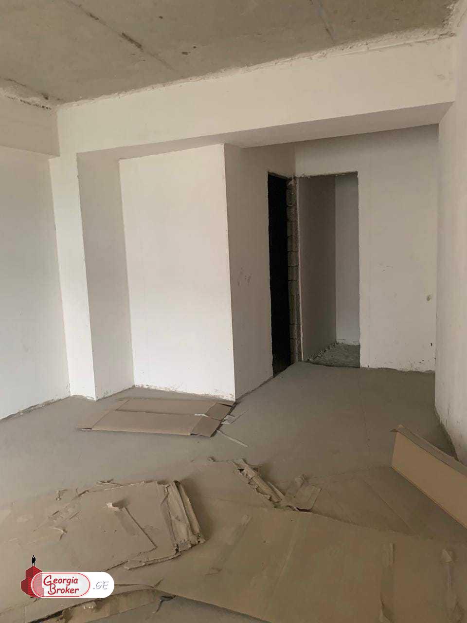 იყიდება ახალი აშენებული 4 ოთახიანი ბინა