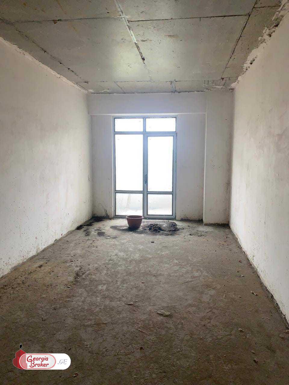 იყიდება ახალი აშენებული 4 ოთახიანი ბინა