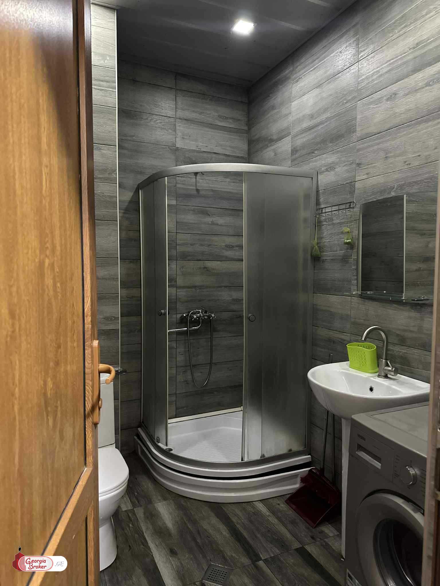 nearly repaired 3-room apartment for sale