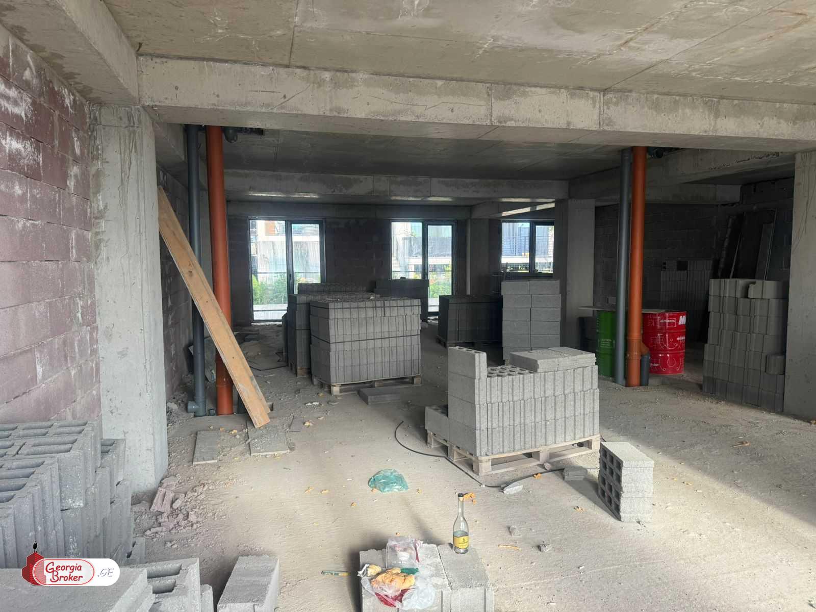 იყიდება ახალი აშენებული 5 ოთახიანი ბინა