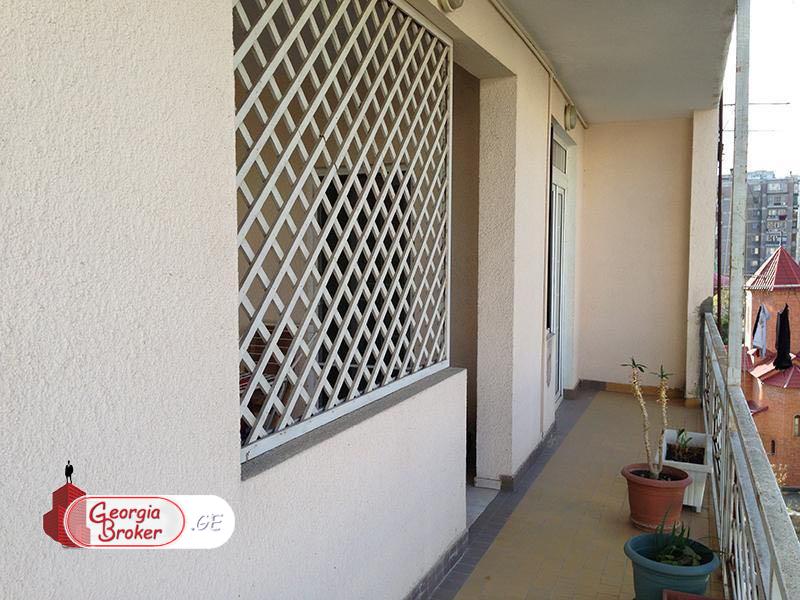 продается квартира с новым ремонтом 5-комнат