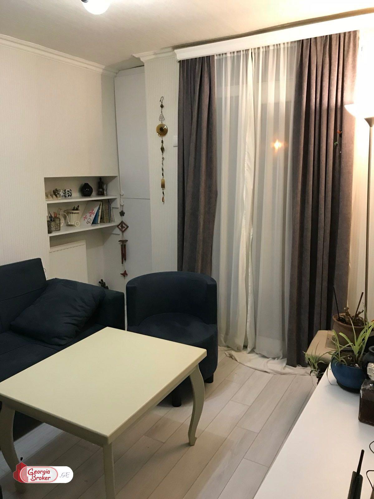 nearly repaired 2-room apartment for sale