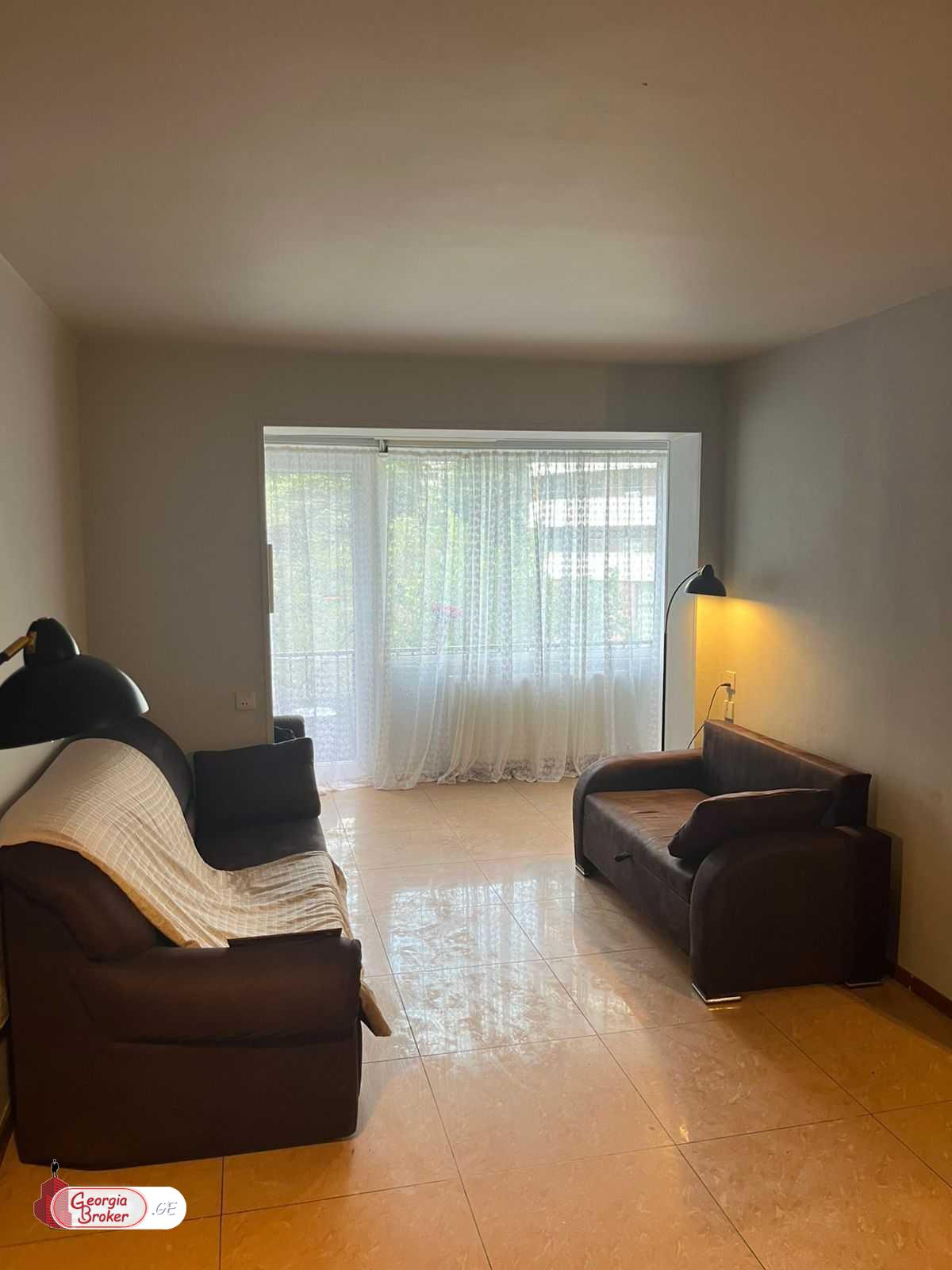 იყიდება ახალი გარემონტებული 4 ოთახიანი ბინა