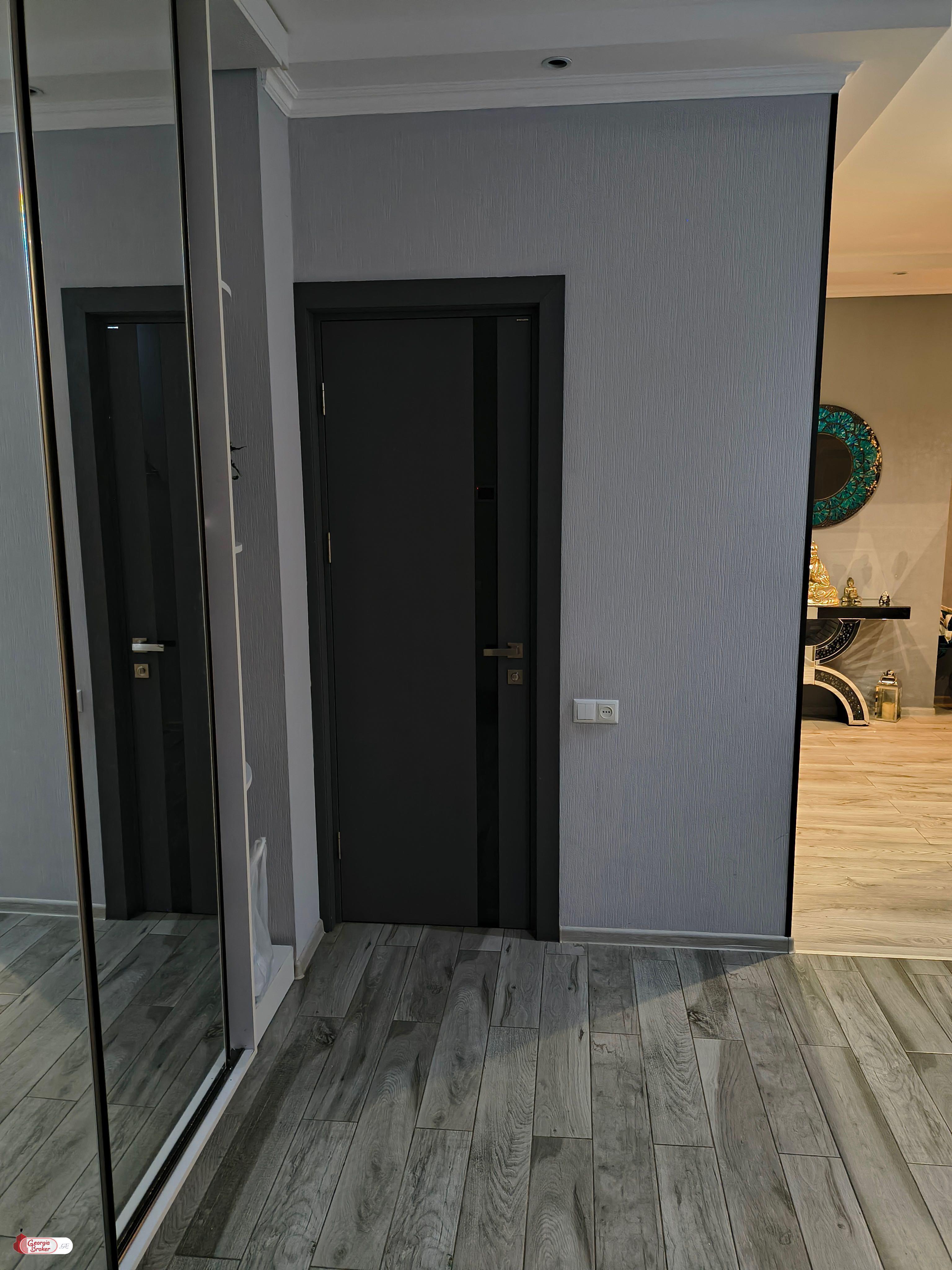 იყიდება ახალი გარემონტებული 2 ოთახიანი ბინა