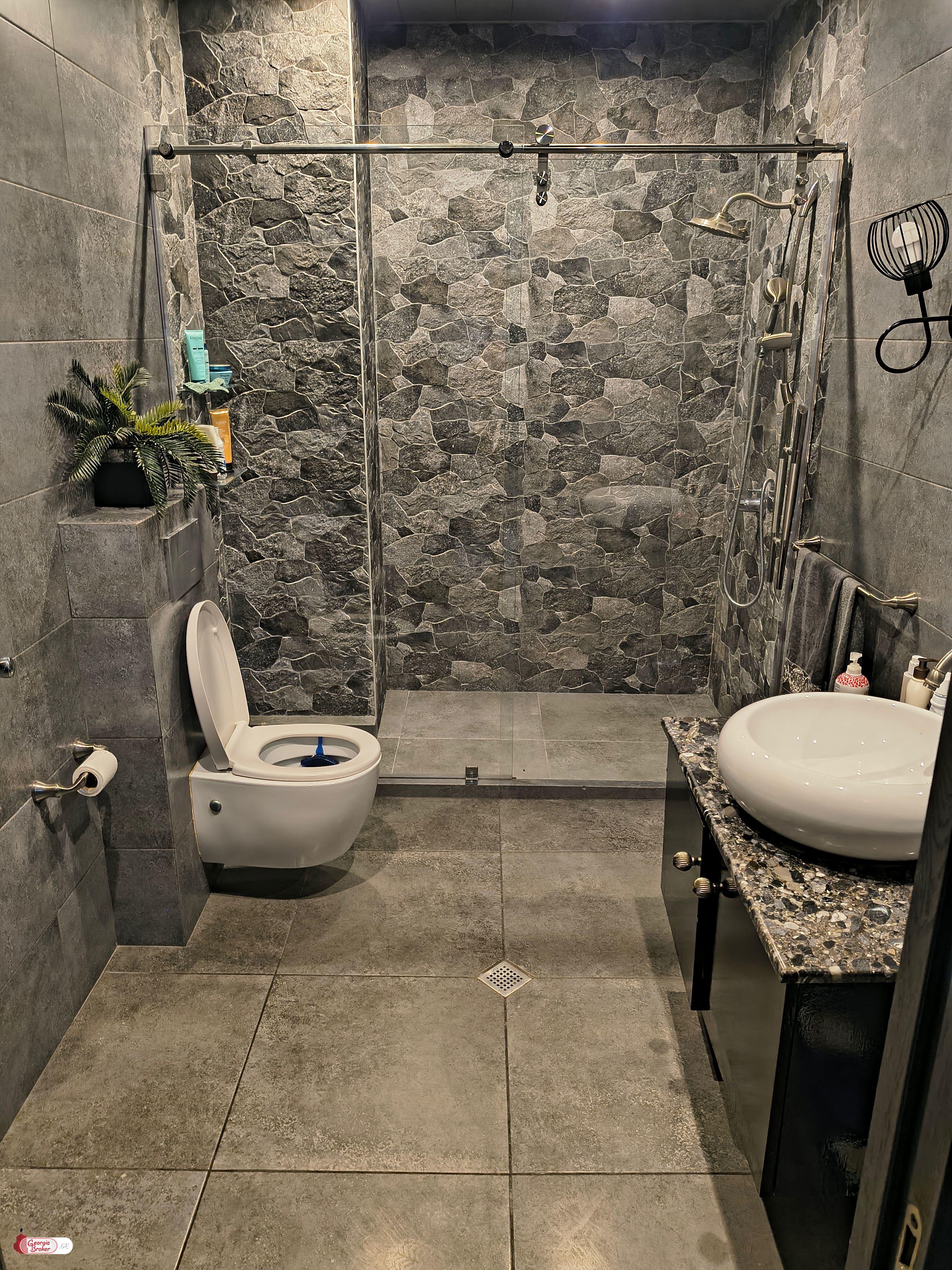 იყიდება ახალი გარემონტებული 2 ოთახიანი ბინა