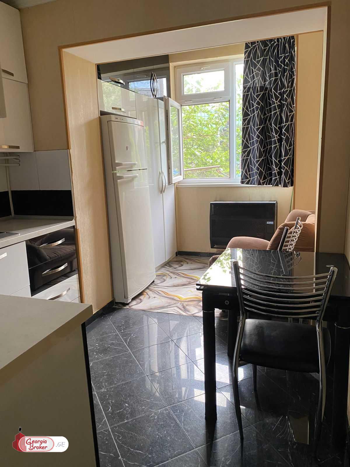 nearly repaired 3-room apartment for sale