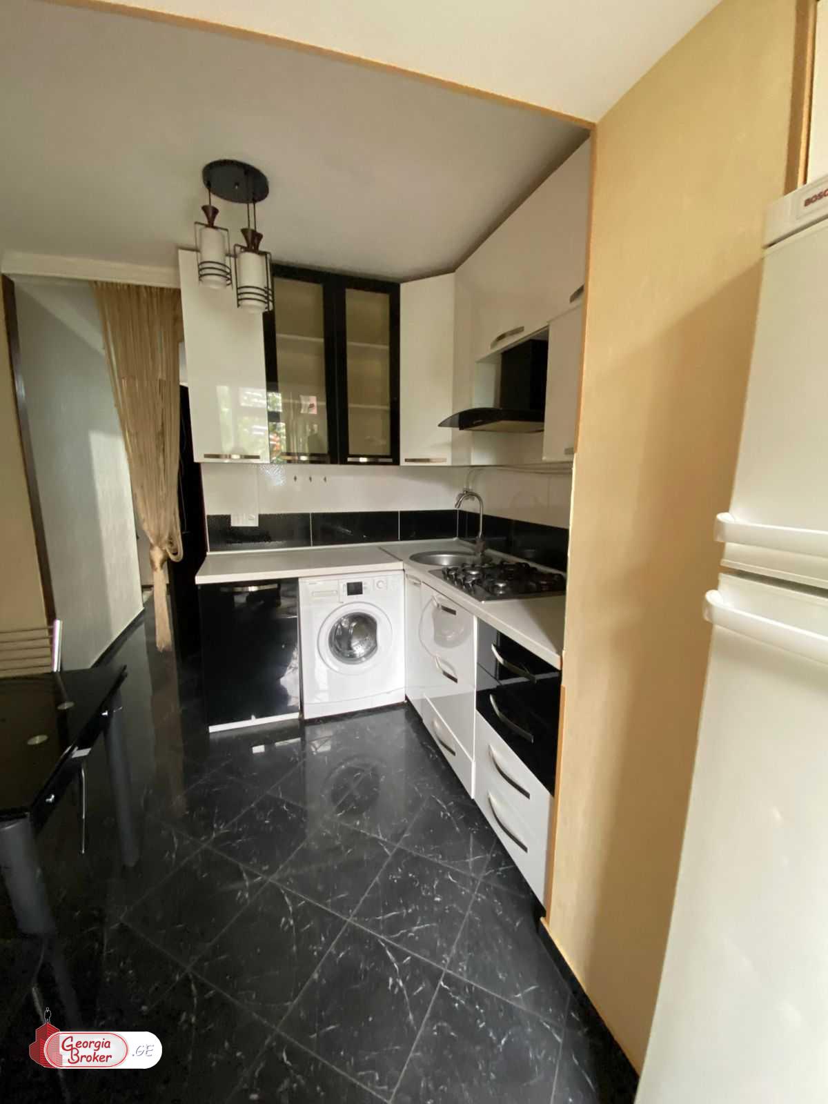 nearly repaired 3-room apartment for sale