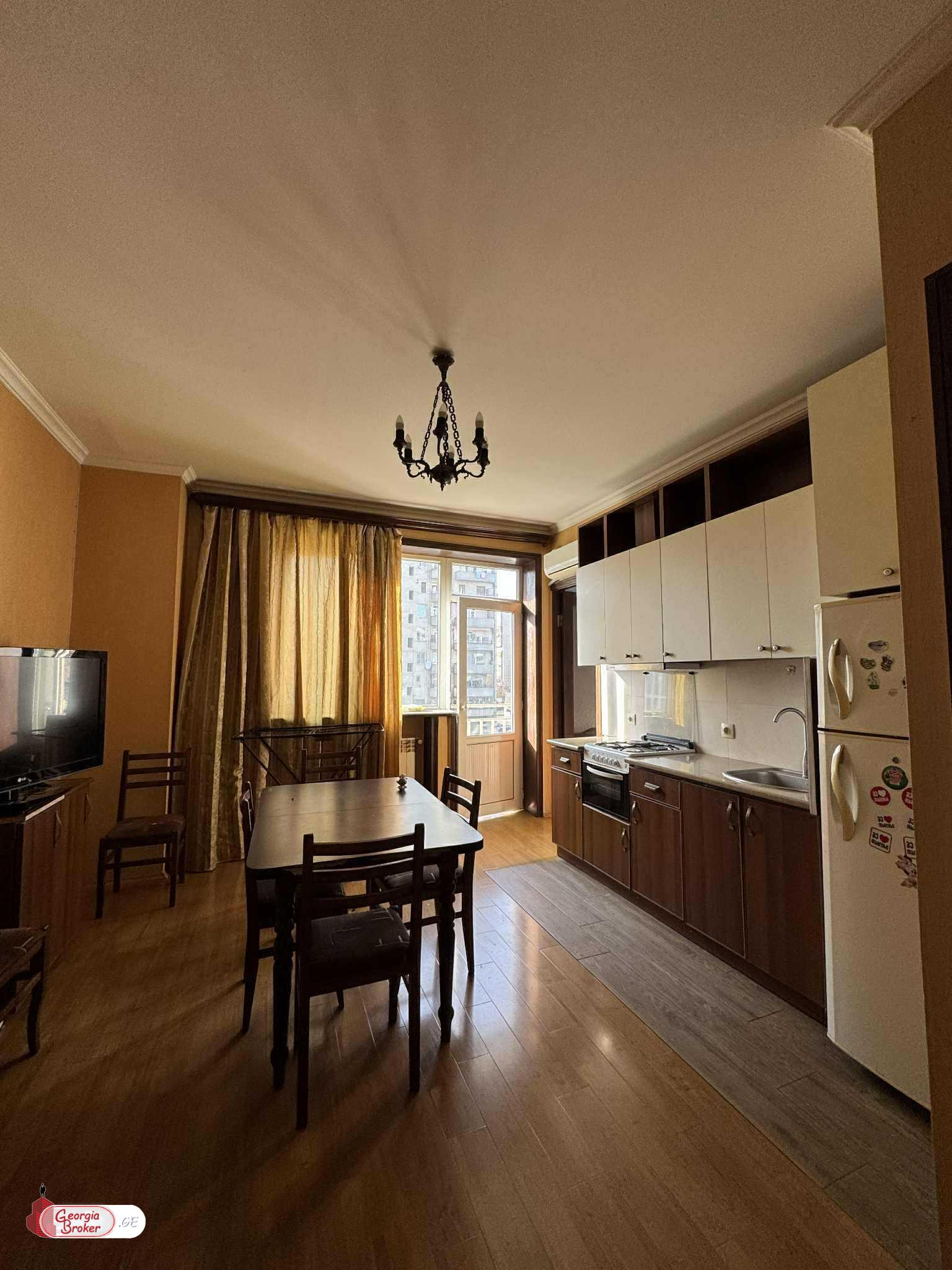 продается квартира с новым ремонтом 3-комнаты