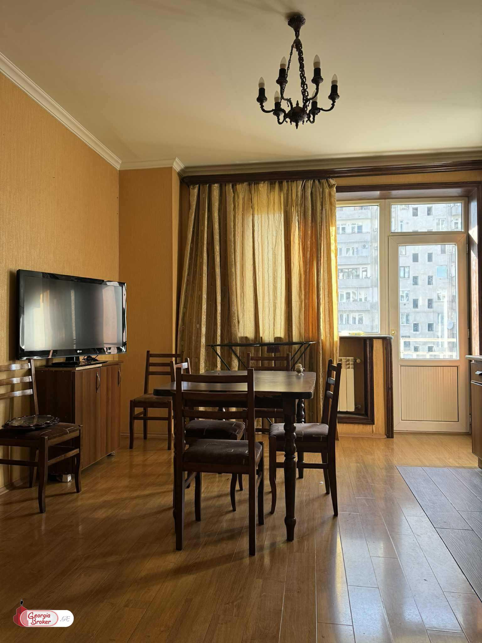 продается квартира с новым ремонтом 3-комнаты