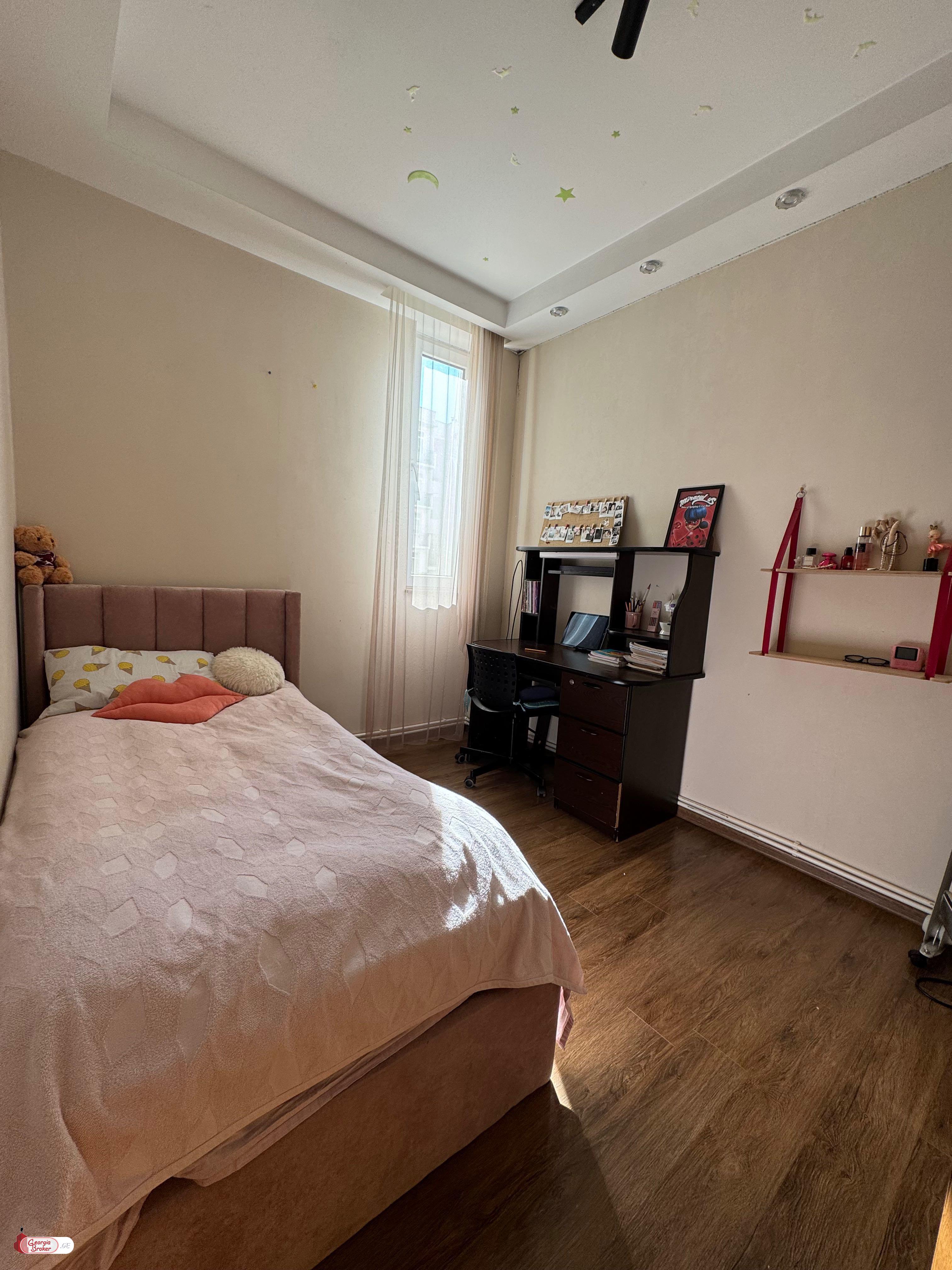 იყიდება ახალი გარემონტებული 3 ოთახიანი ბინა