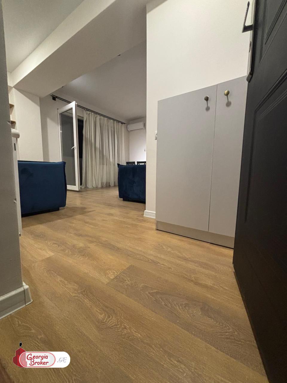 იყიდება ახალი გარემონტებული 2 ოთახიანი ბინა