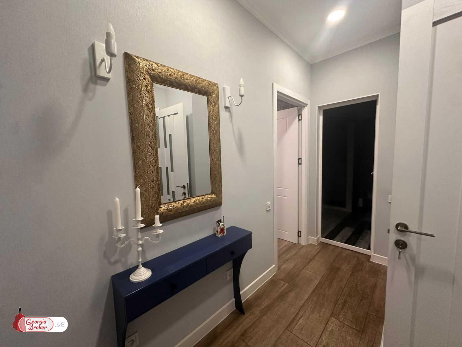 продается квартира с новым ремонтом 3-комнаты