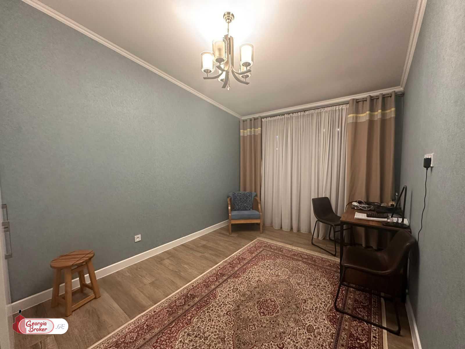 продается квартира с новым ремонтом 3-комнаты