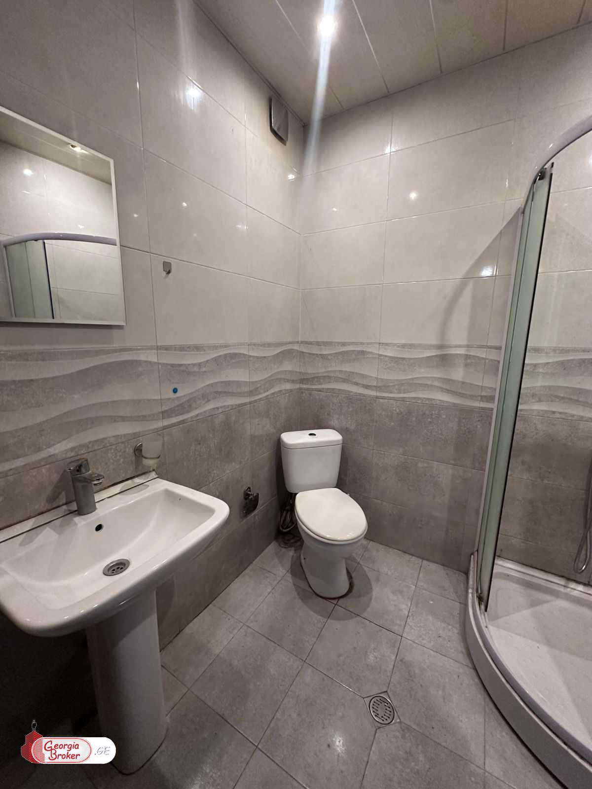 იყიდება ახალი გარემონტებული 2 ოთახიანი ბინა