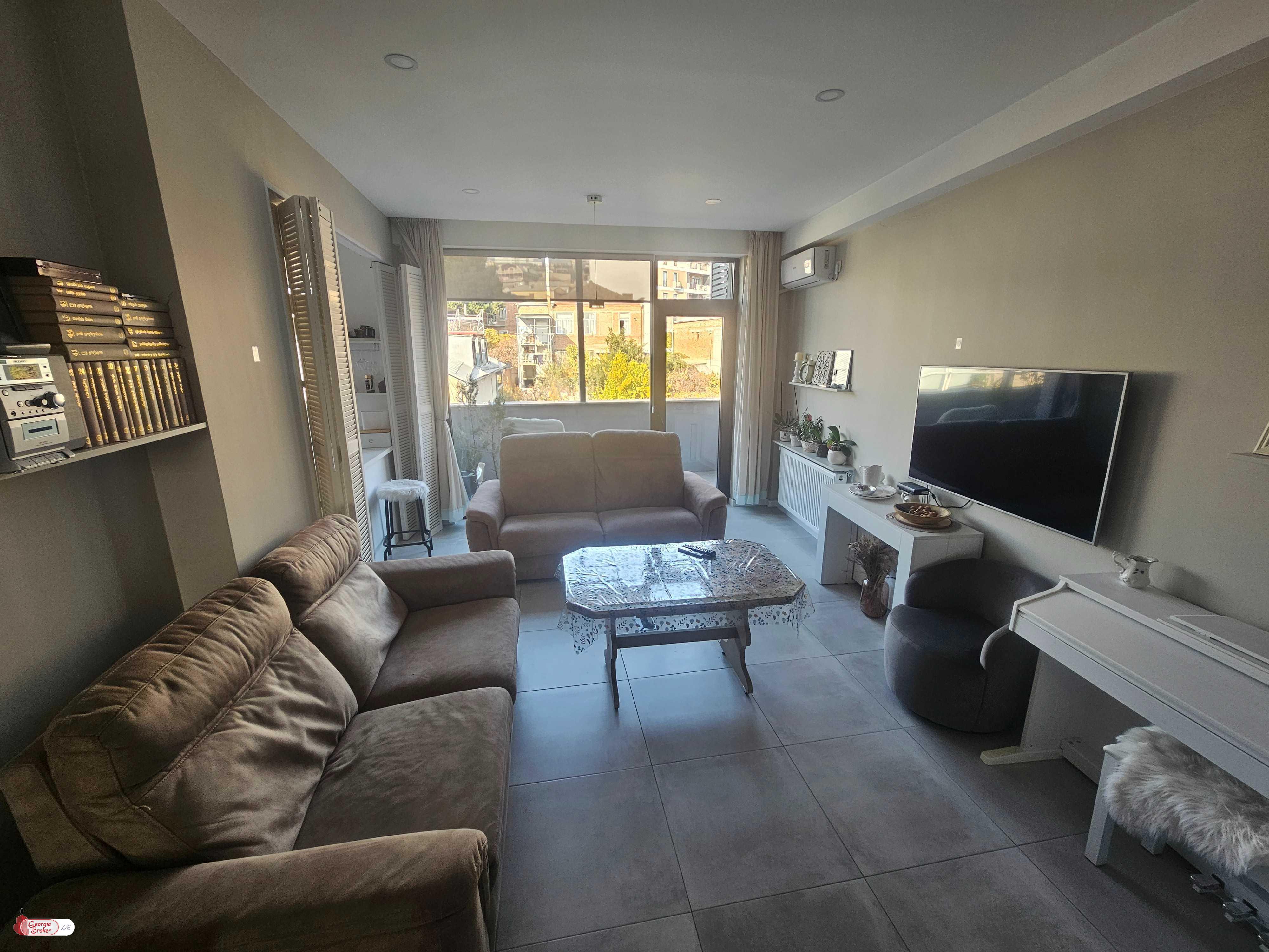 продается квартира с новым ремонтом 3-комнаты