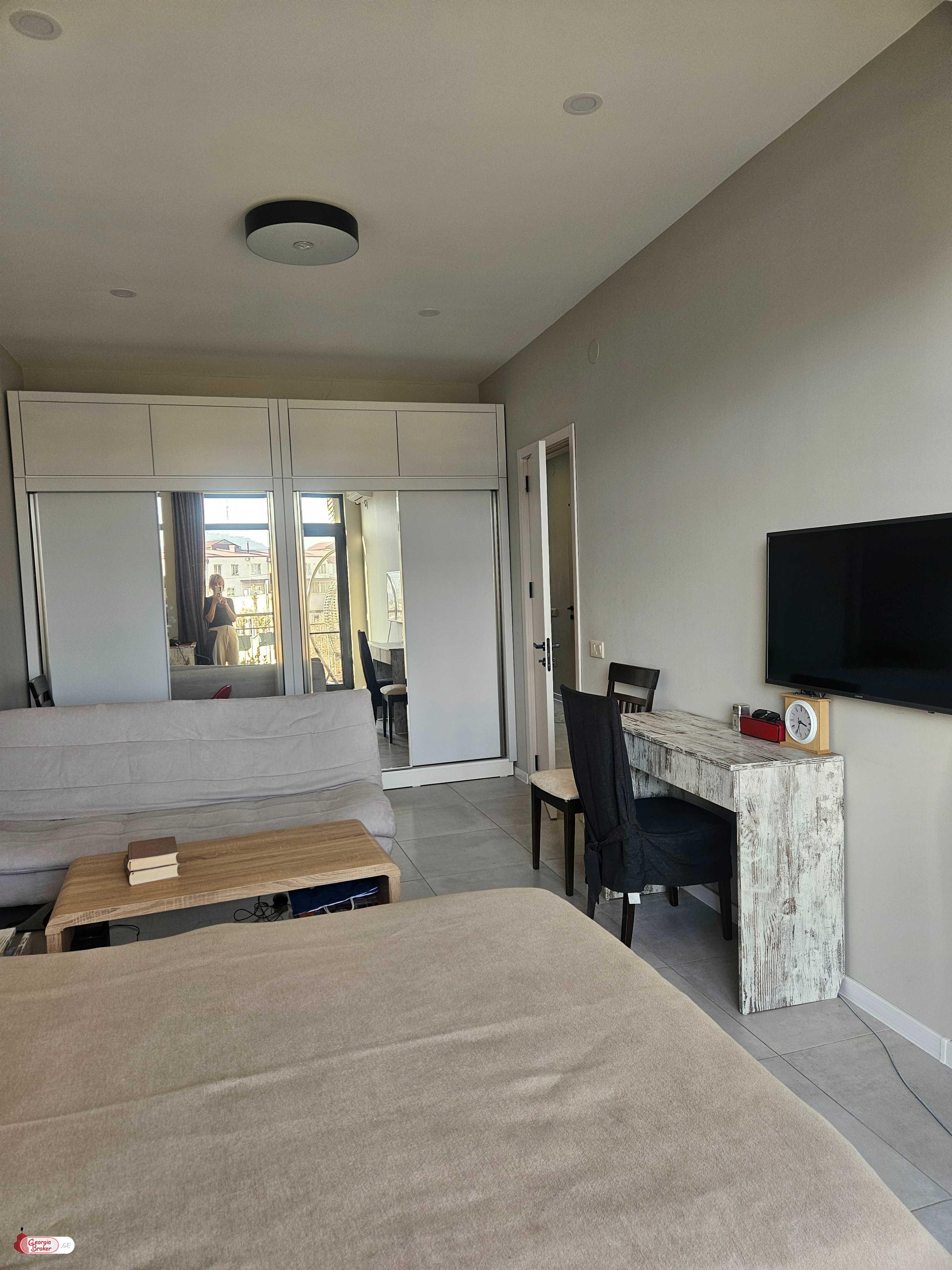 продается квартира с новым ремонтом 3-комнаты