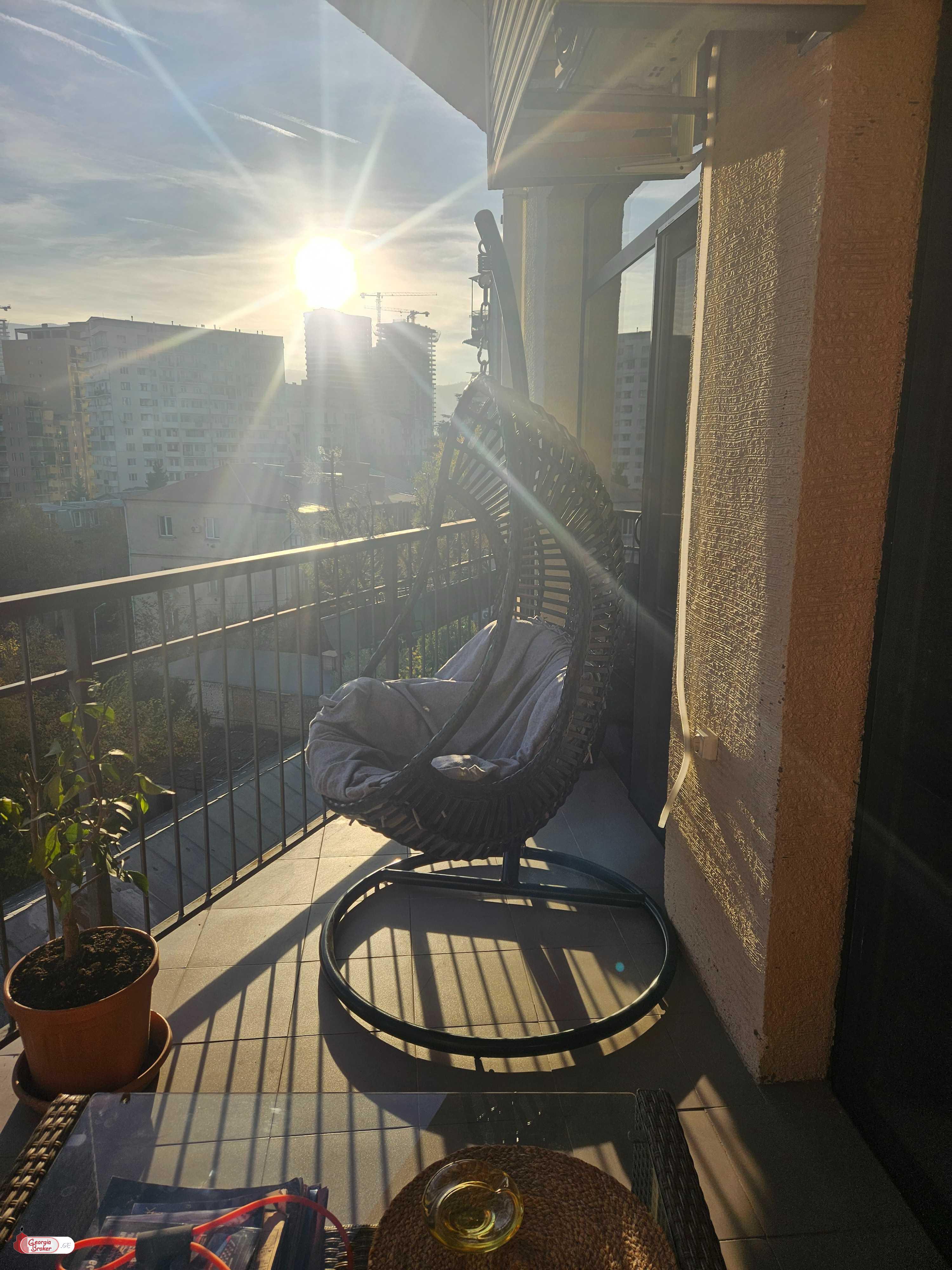 продается квартира с новым ремонтом 3-комнаты