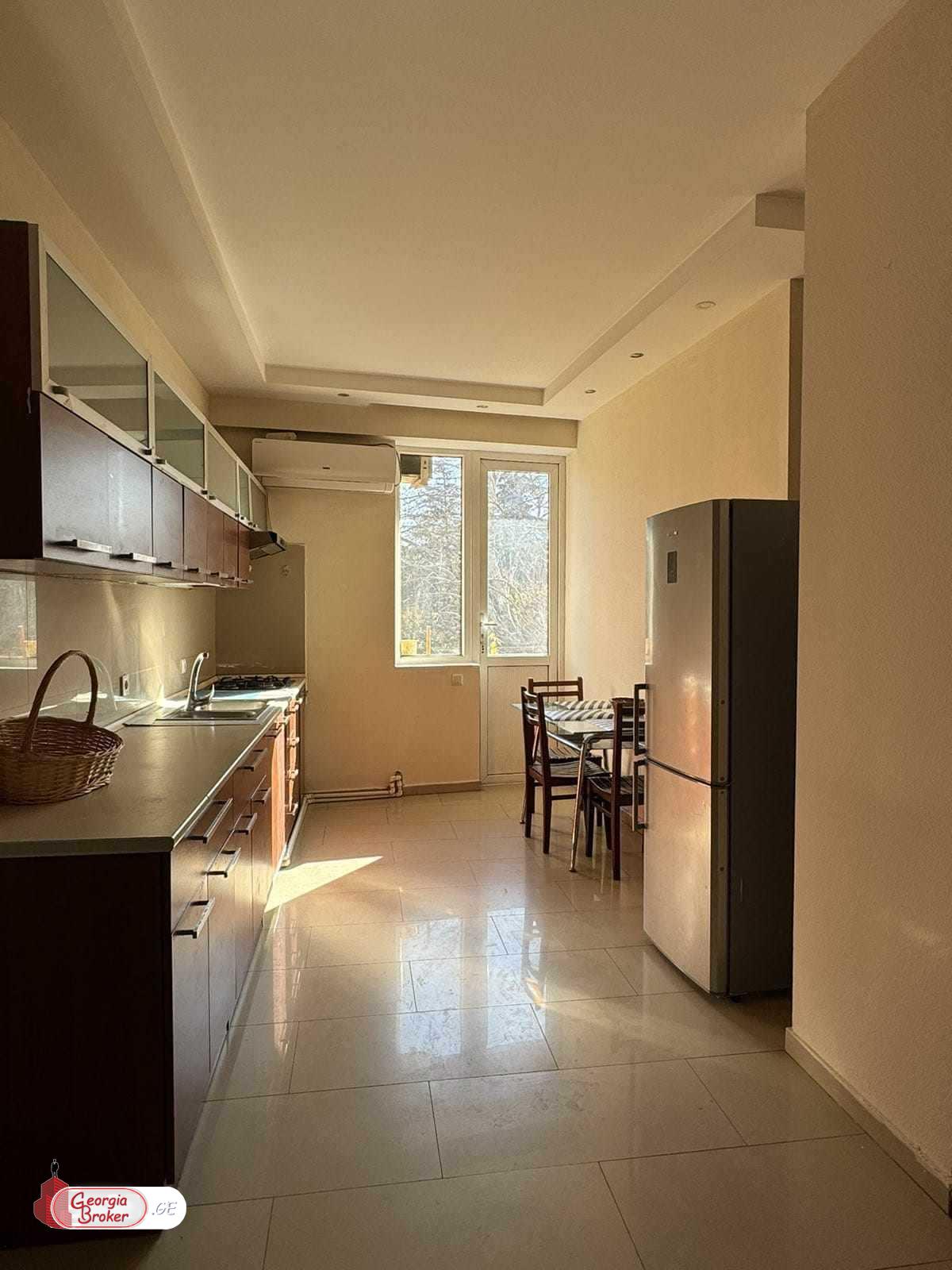 იყიდება ახალი გარემონტებული 3 ოთახიანი ბინა