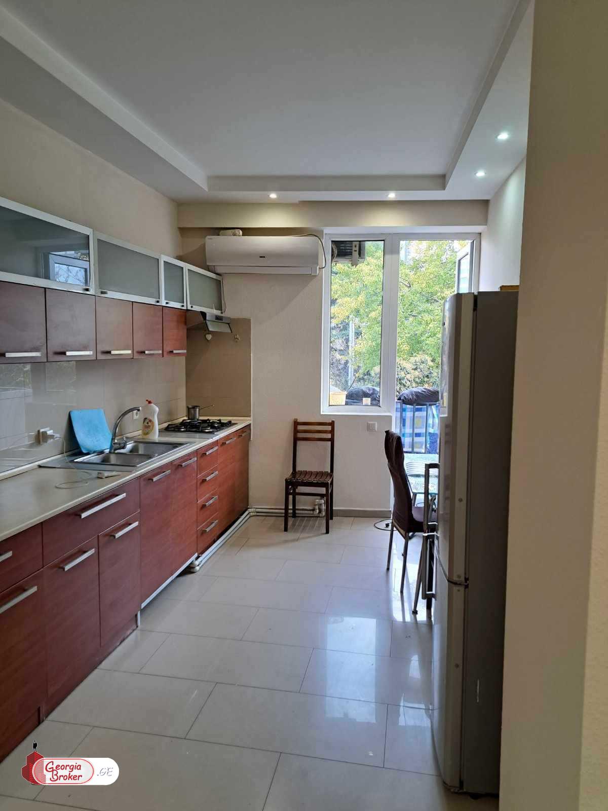 იყიდება ახალი გარემონტებული 3 ოთახიანი ბინა