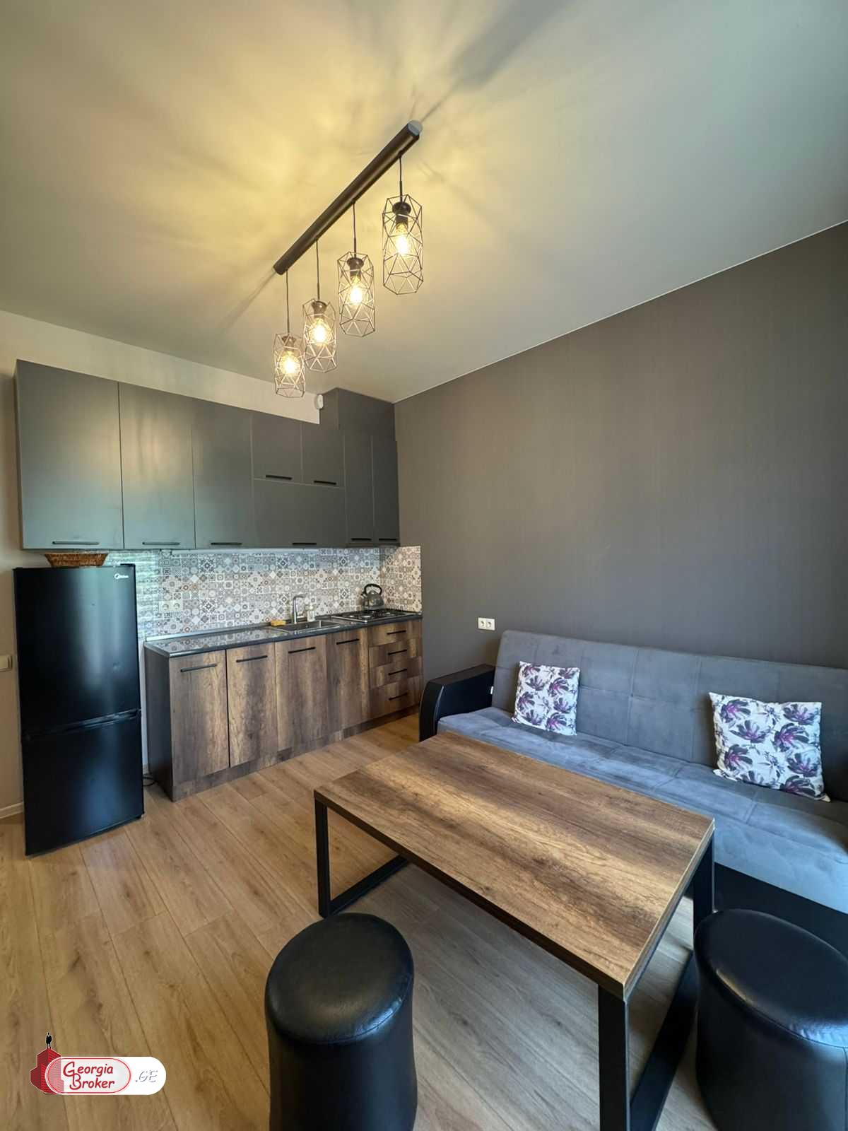 nearly repaired 2-room apartment for sale