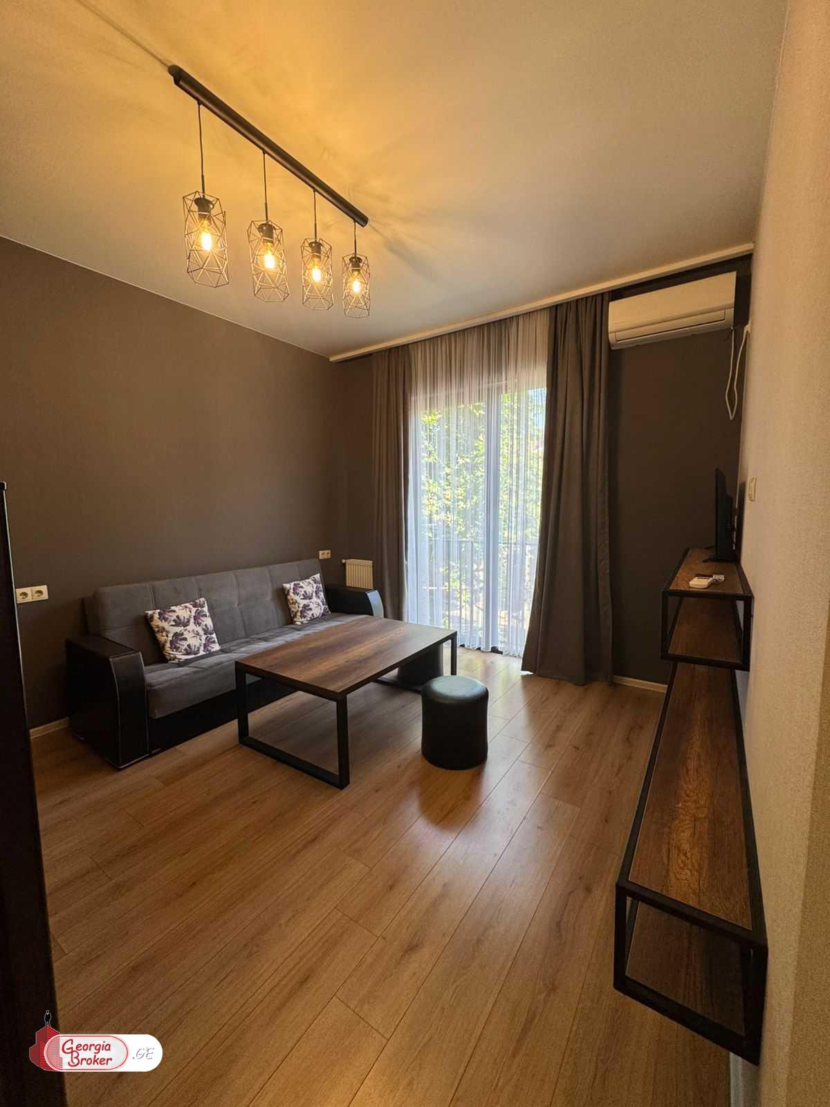 nearly repaired 2-room apartment for sale