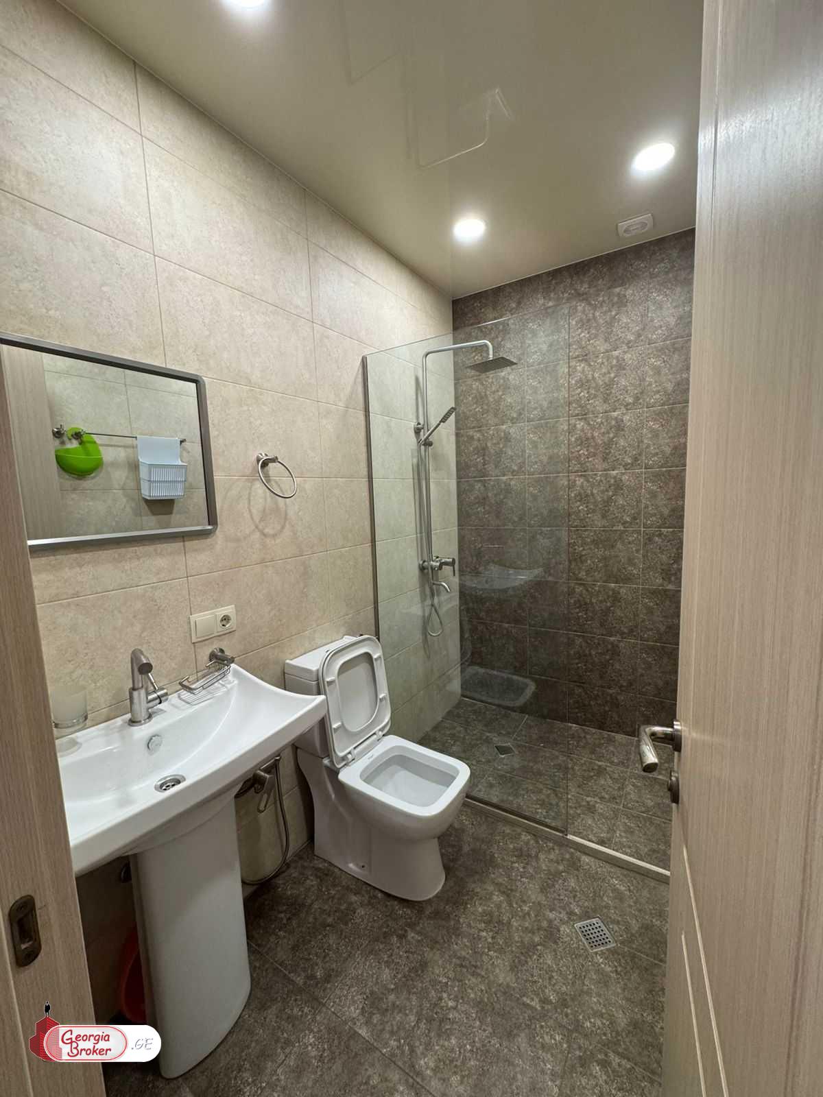 nearly repaired 2-room apartment for sale