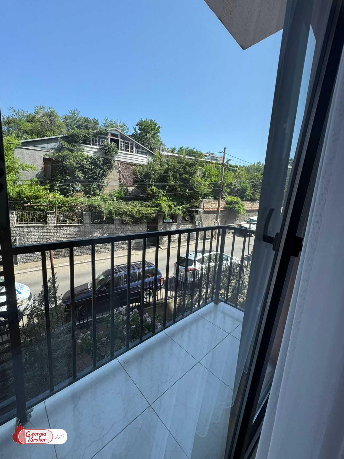 nearly repaired 2-room apartment for sale