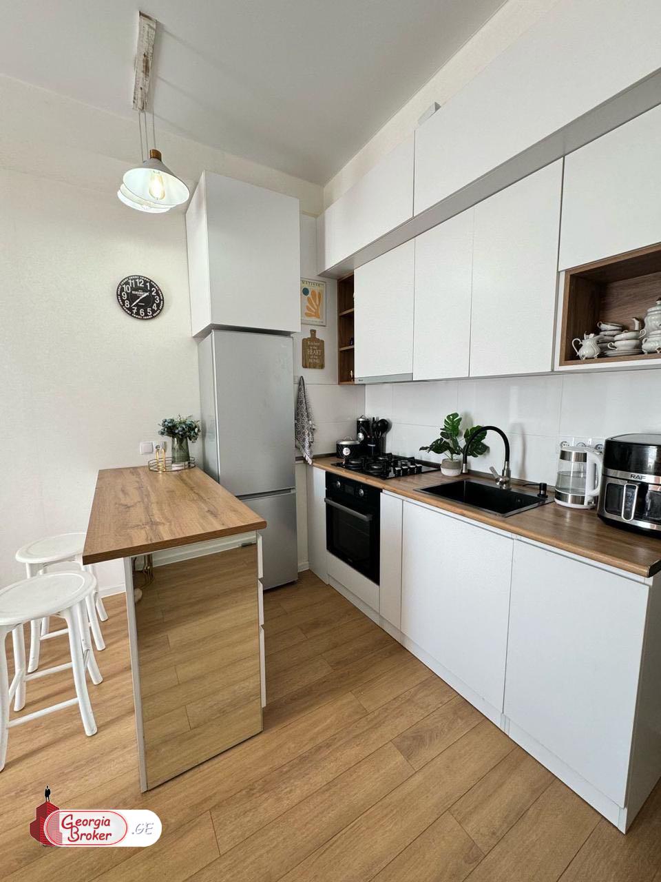 продается квартира с новым ремонтом 2-комнаты