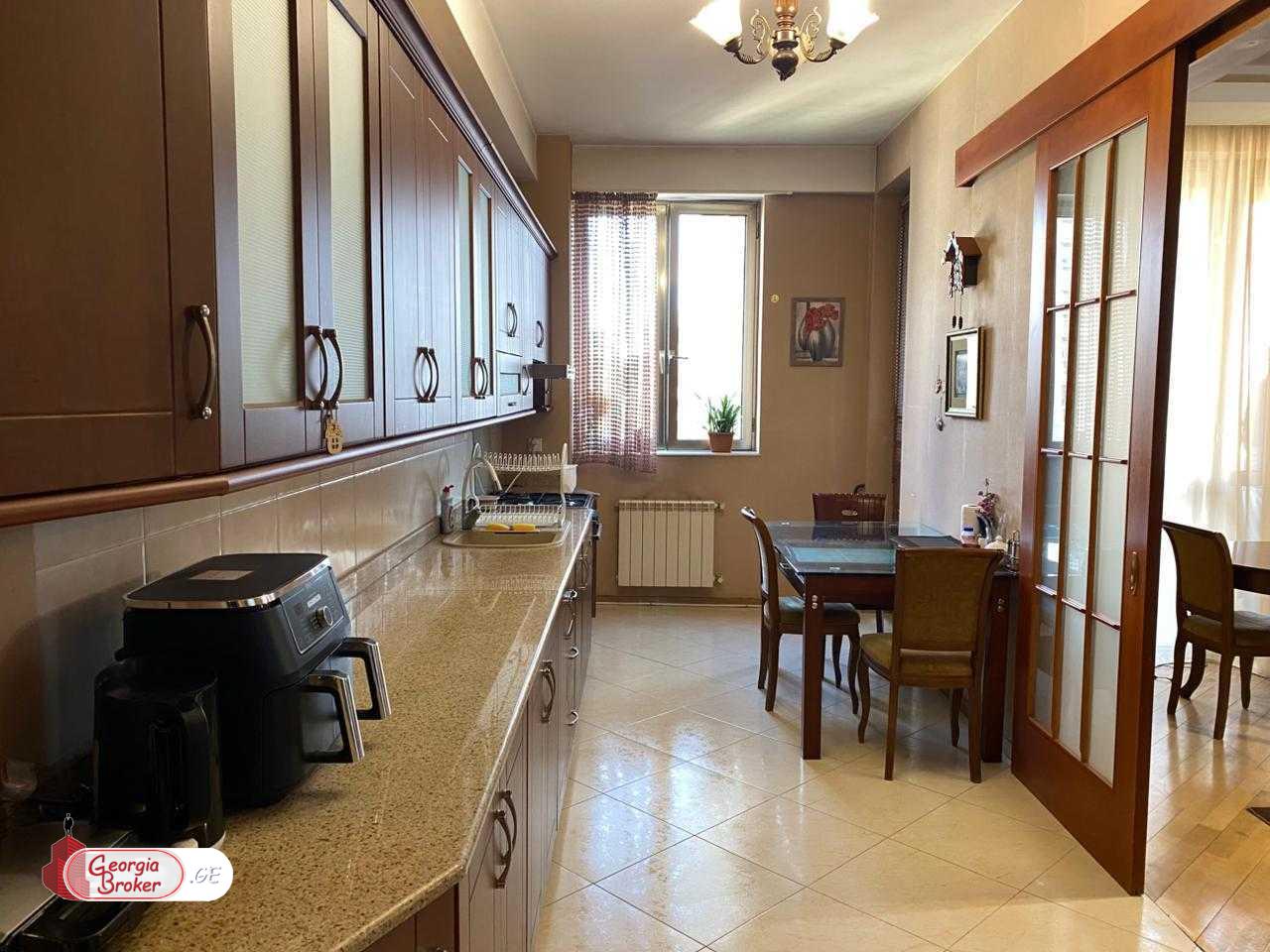 nearly repaired 3-room apartment for sale