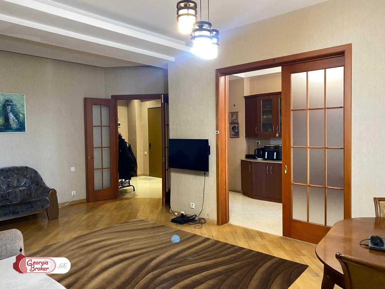 nearly repaired 3-room apartment for sale