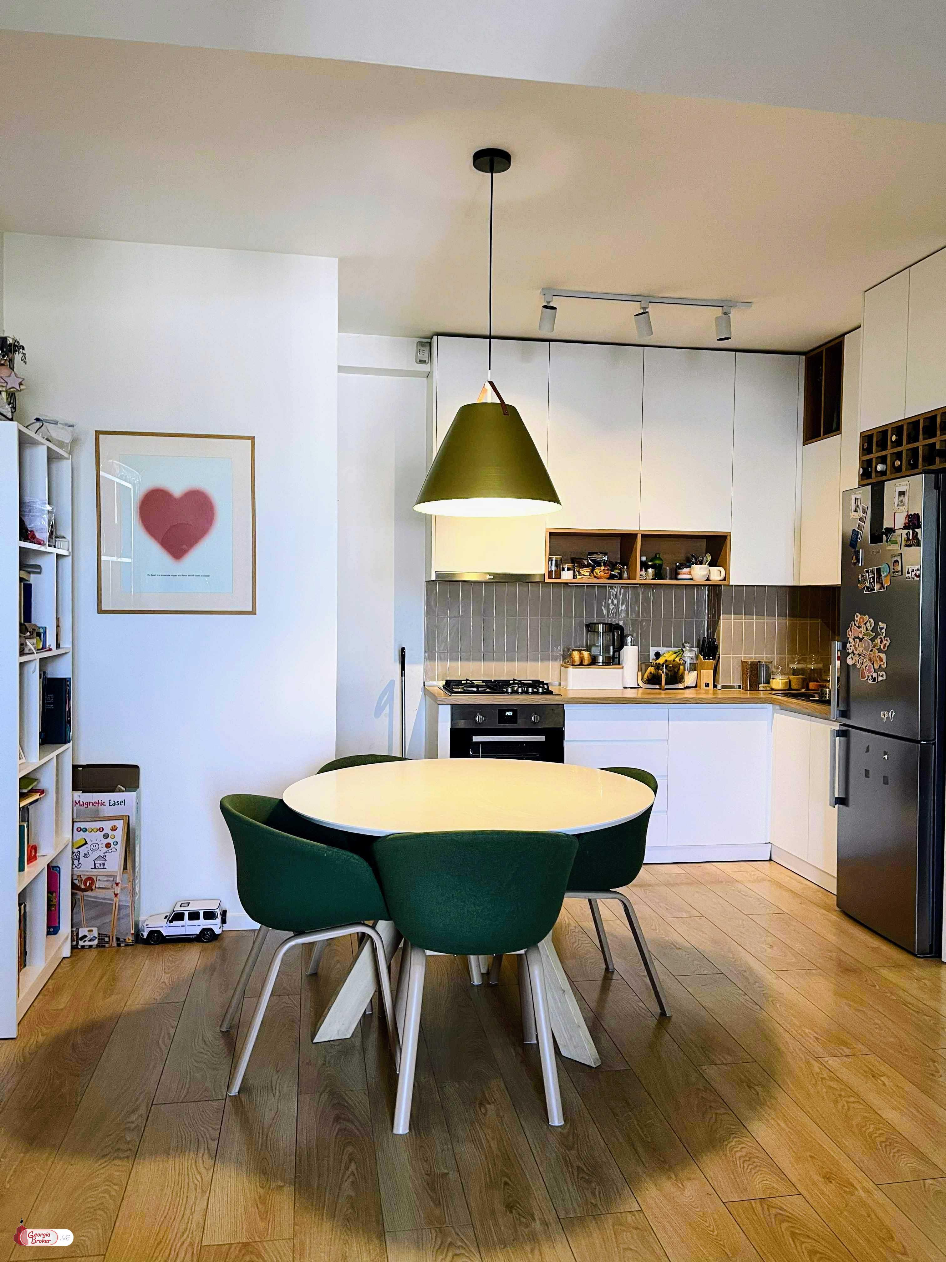 nearly repaired 2-room apartment for sale