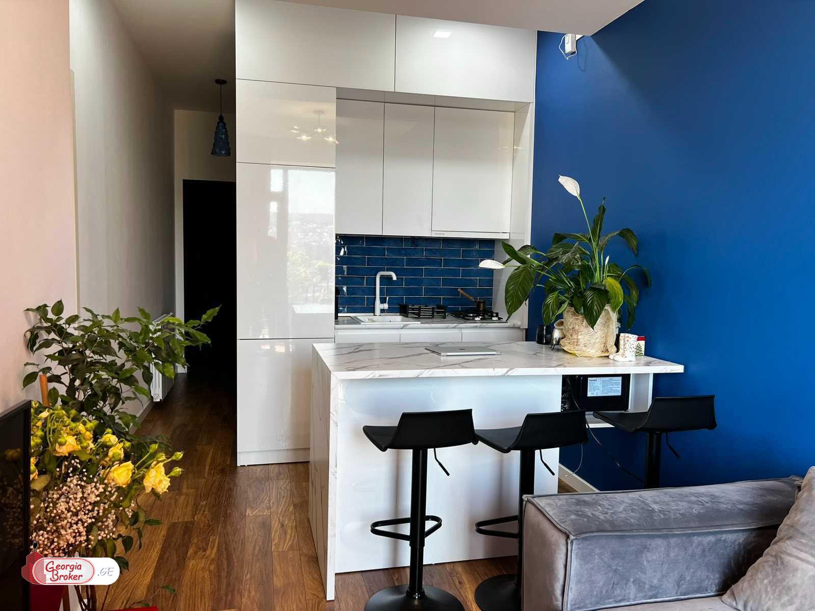 nearly repaired 2-room apartment for sale