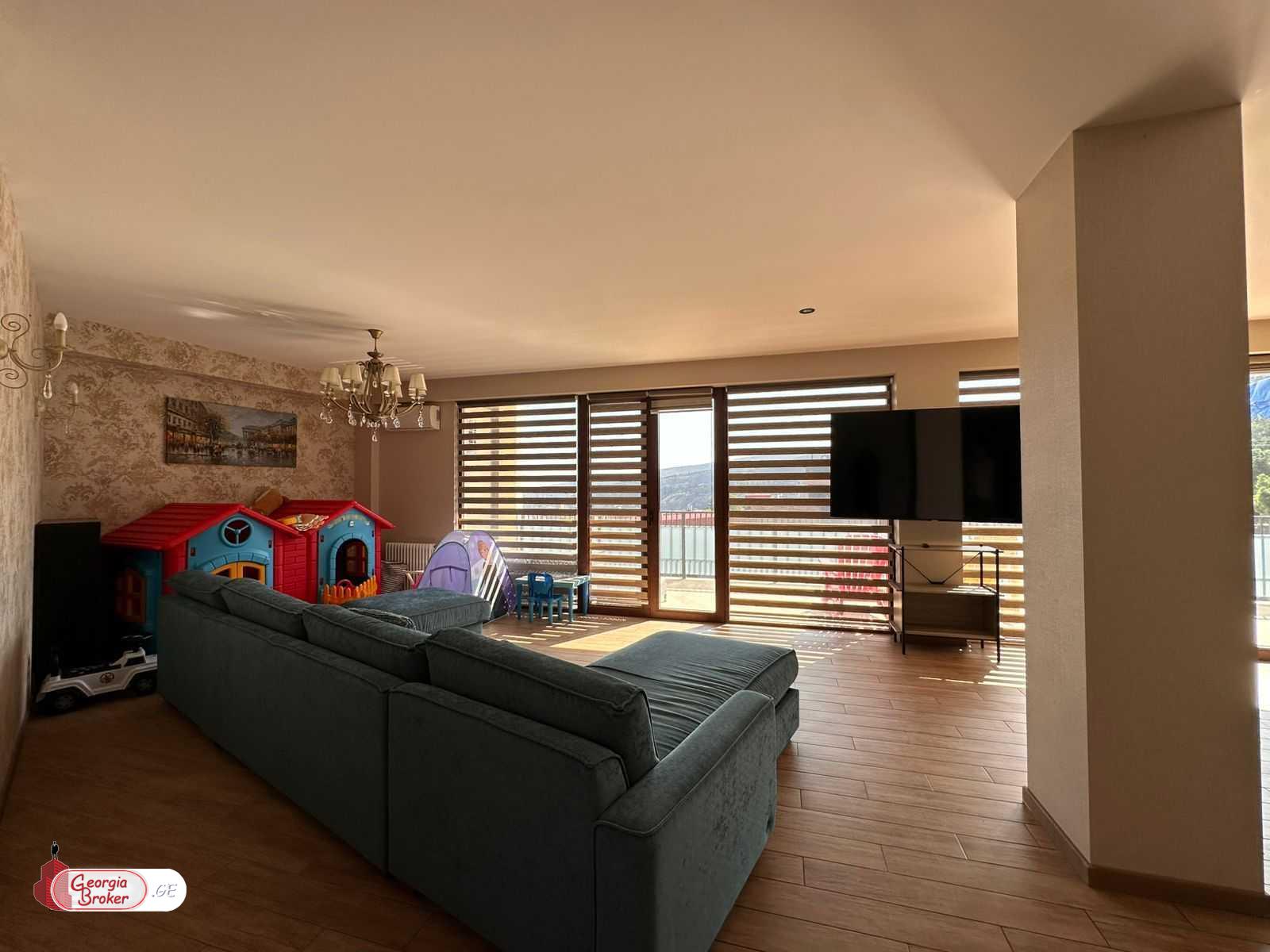 nearly repaired 4-room apartment for sale