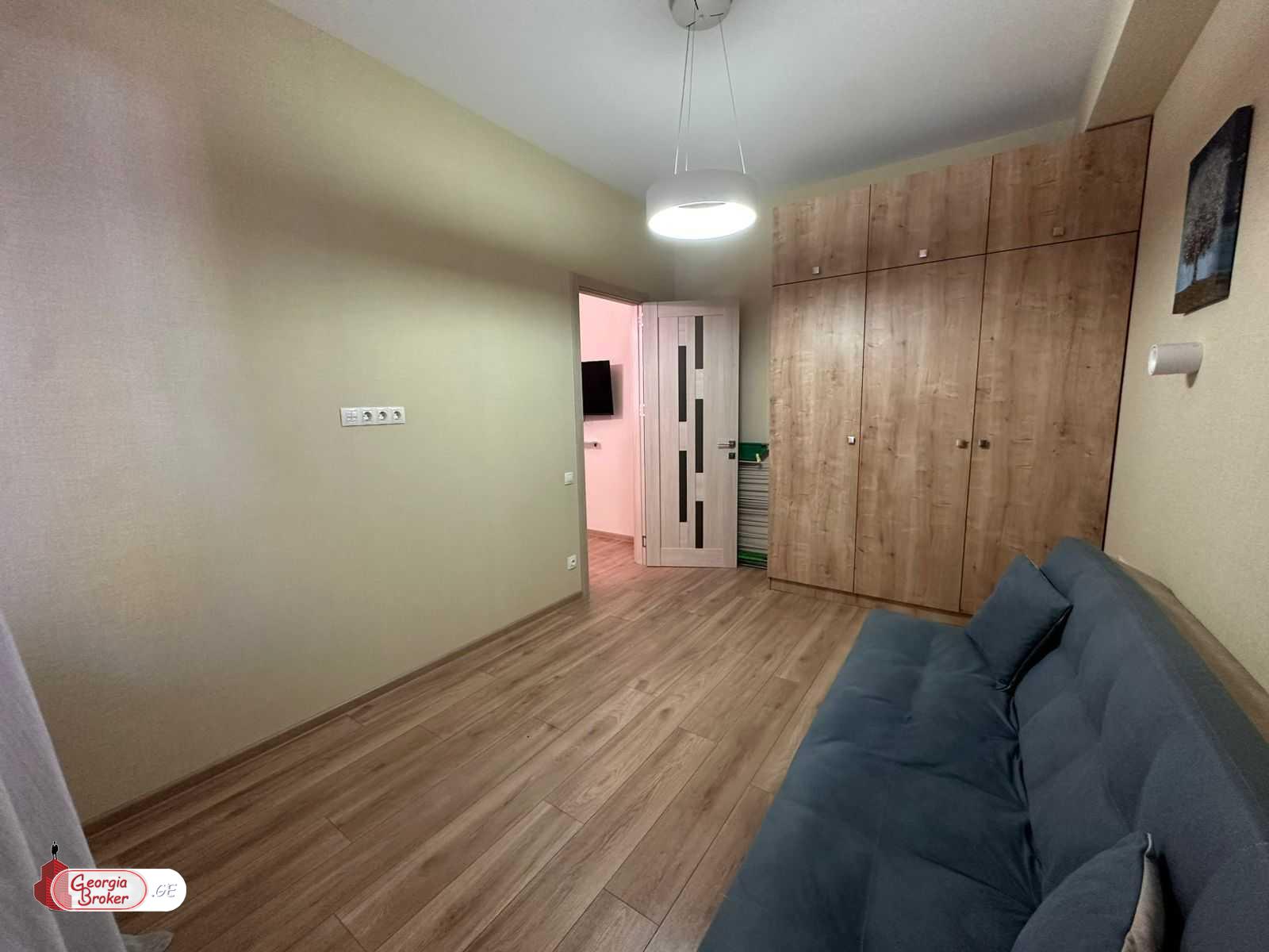 nearly repaired 3-room apartment for rent