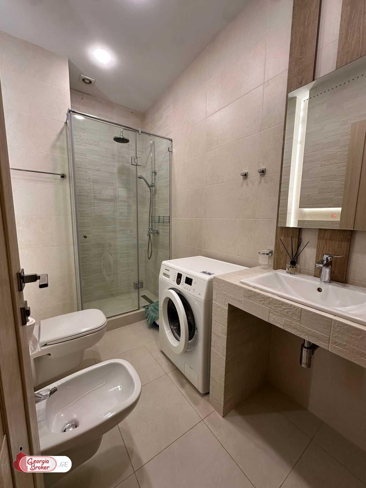 nearly repaired 3-room apartment for rent