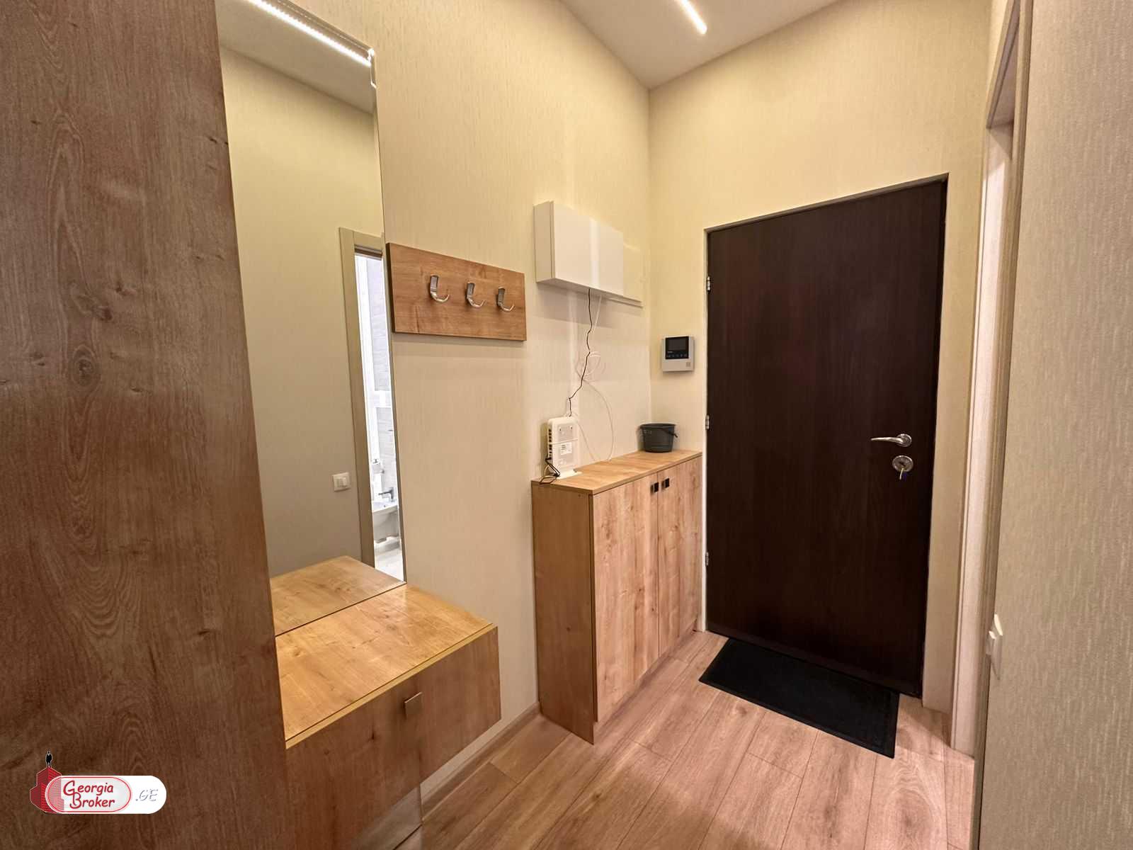 nearly repaired 3-room apartment for sale