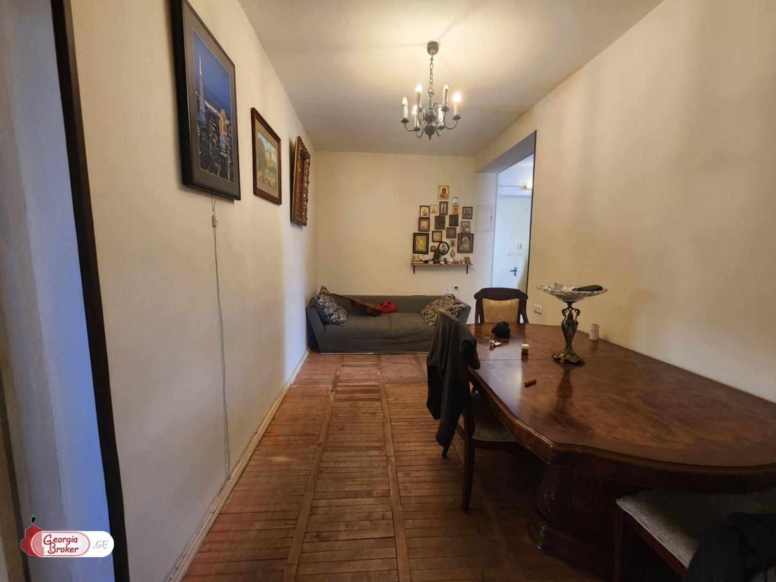 nearly repaired 3-room apartment for sale