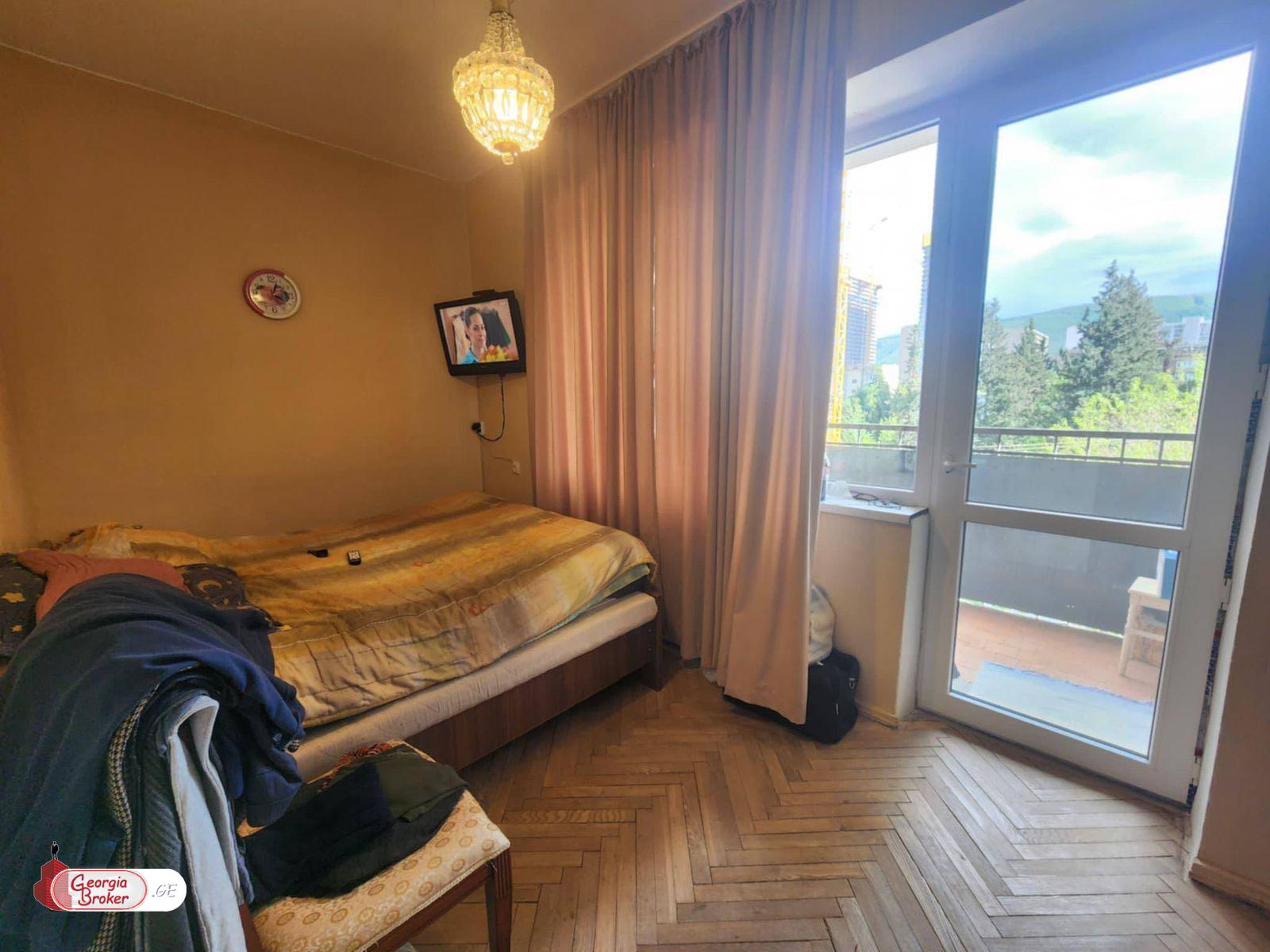 nearly repaired 3-room apartment for sale