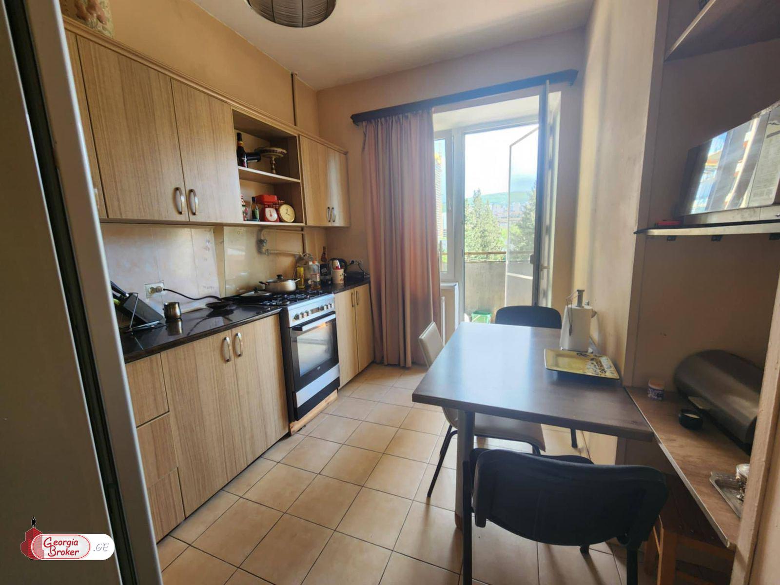 nearly repaired 3-room apartment for sale