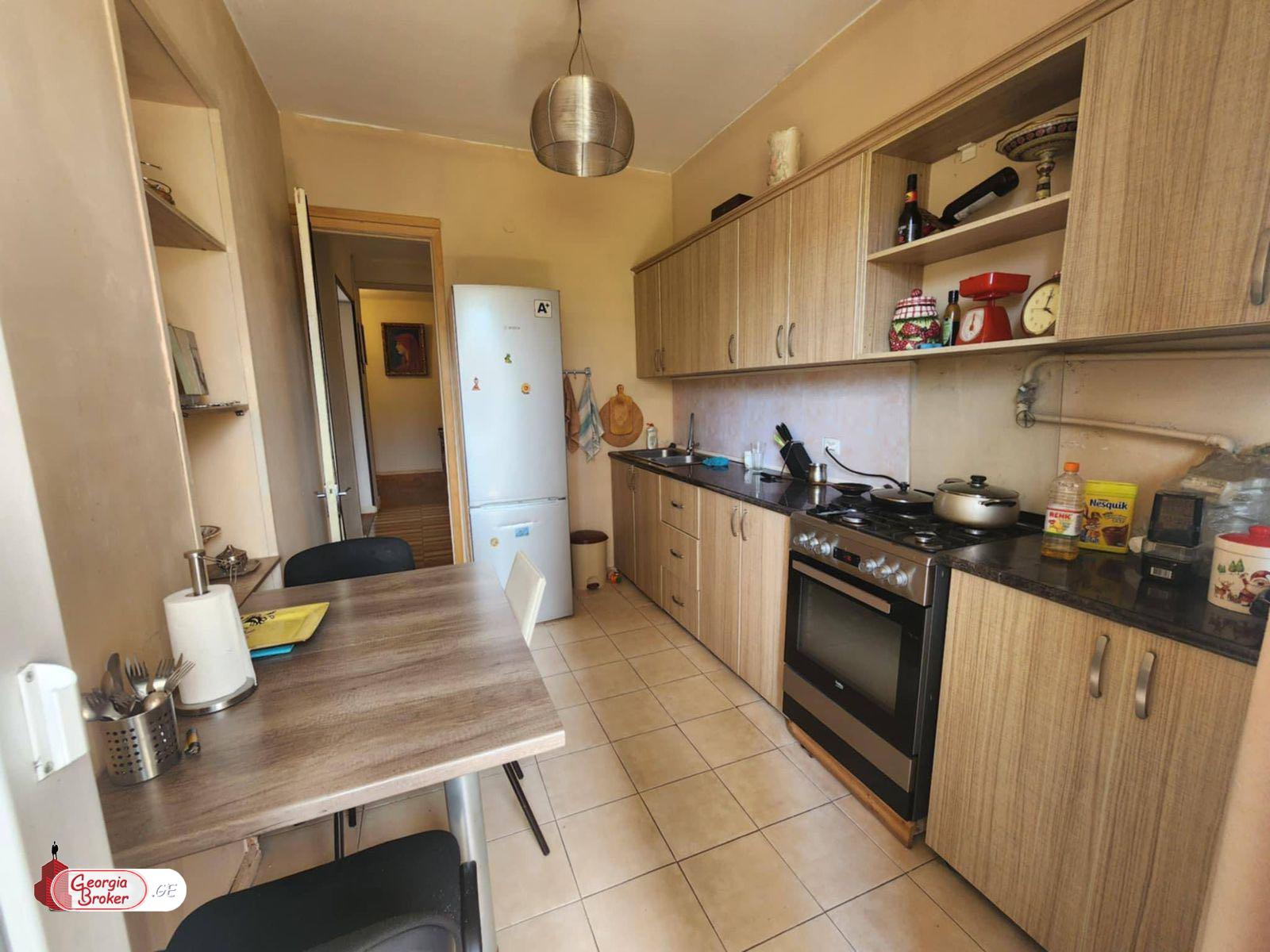 nearly repaired 3-room apartment for sale