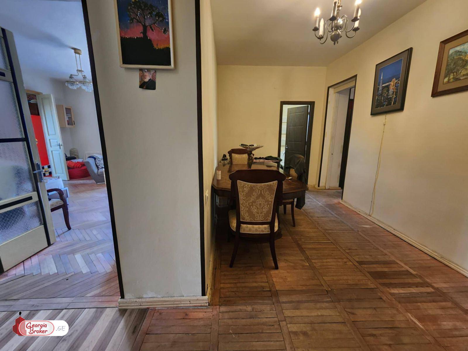 nearly repaired 3-room apartment for sale