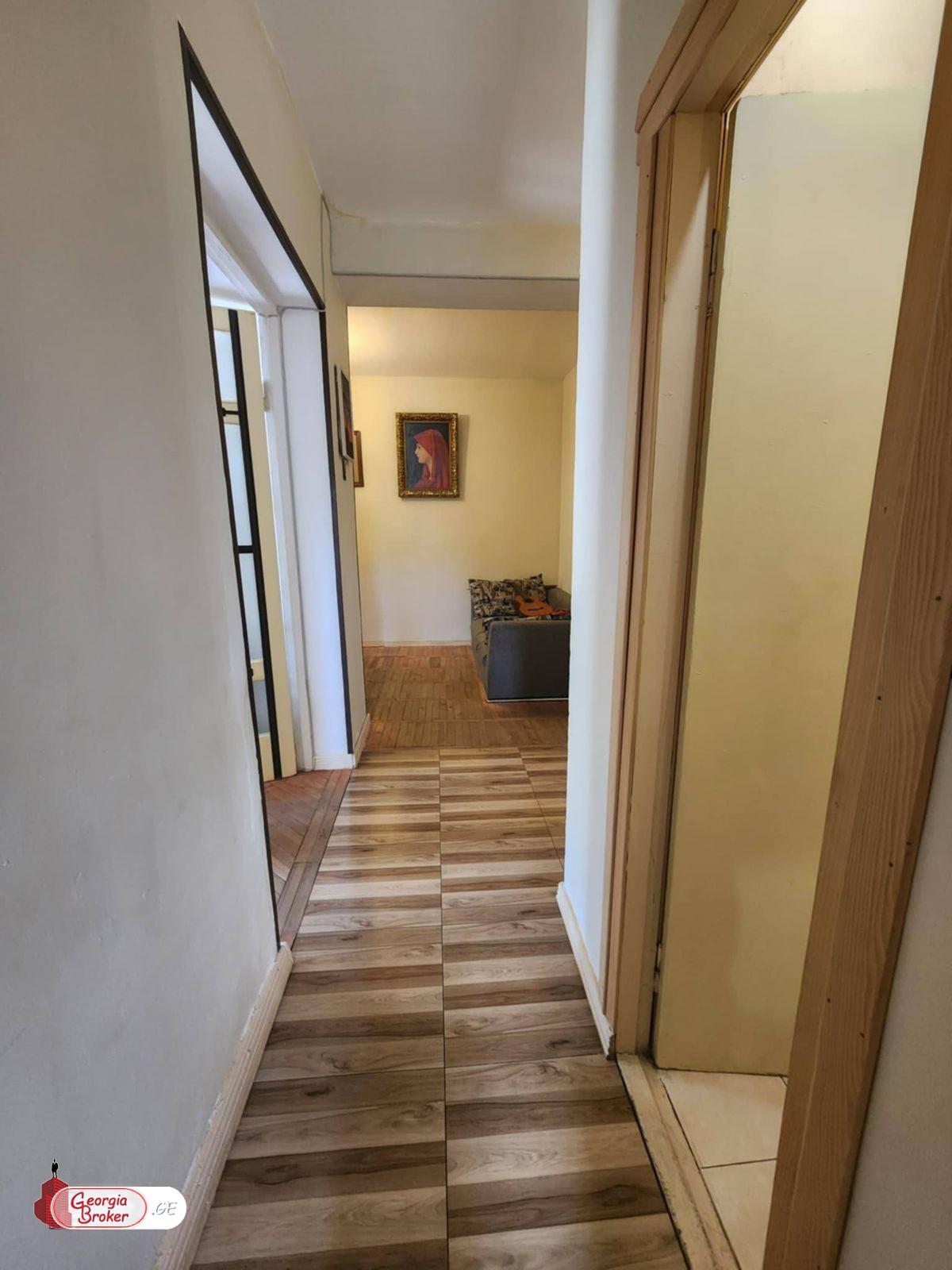 nearly repaired 3-room apartment for sale