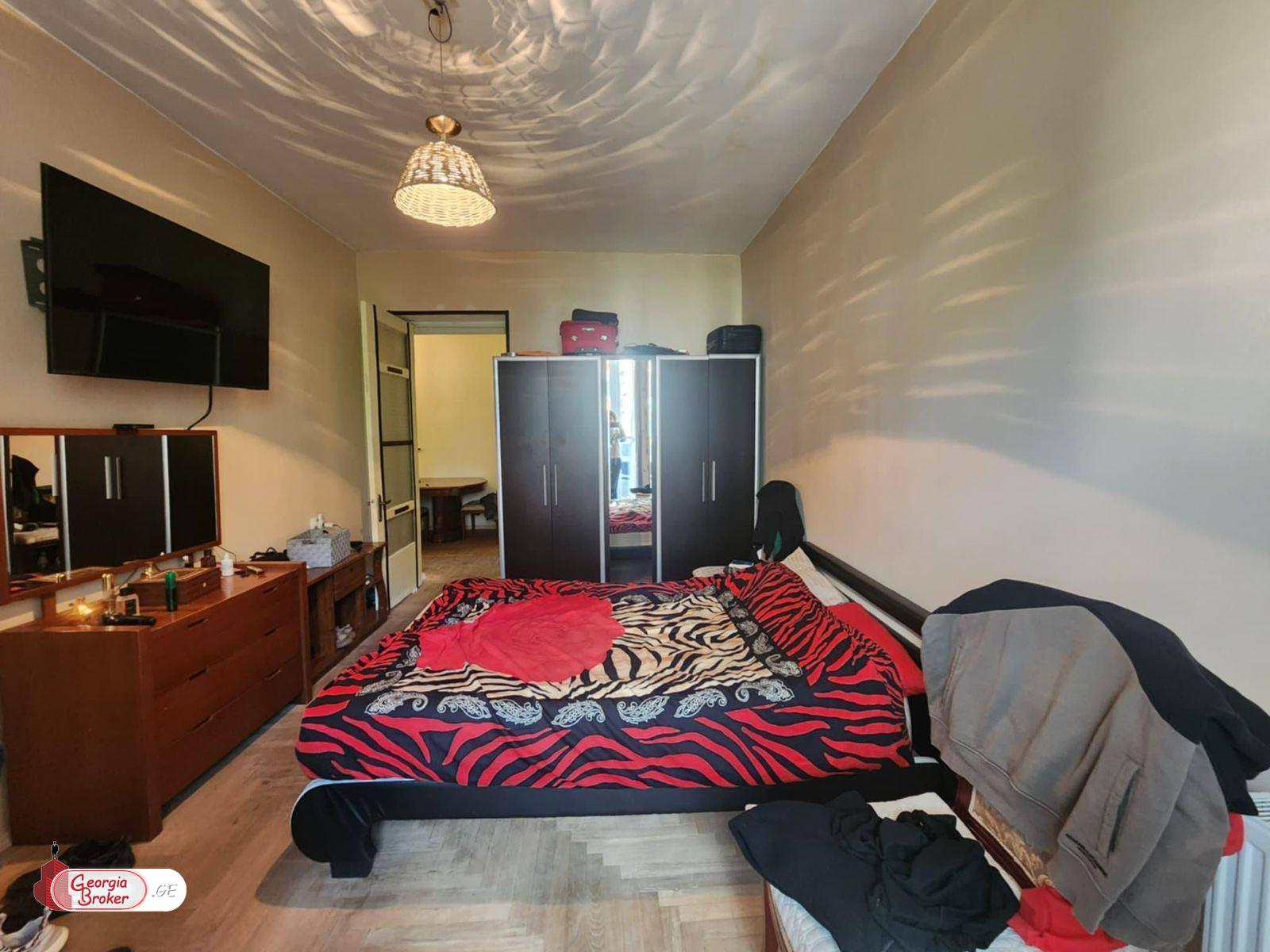 nearly repaired 3-room apartment for sale