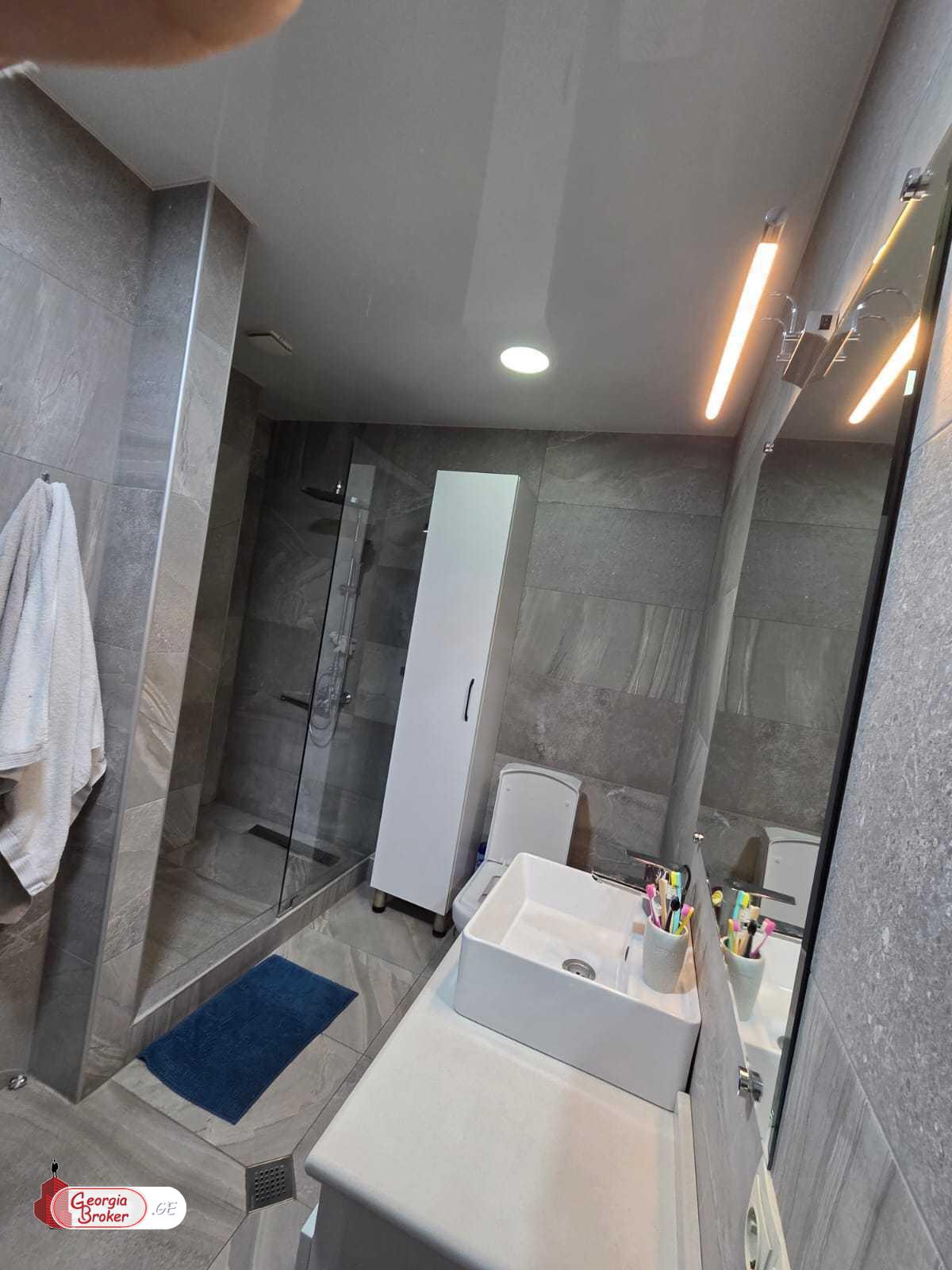 იყიდება ახალი გარემონტებული 4 ოთახიანი ბინა