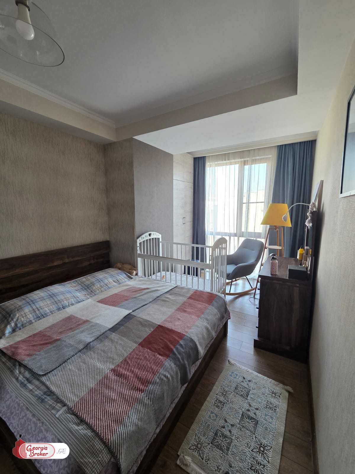 იყიდება ახალი გარემონტებული 4 ოთახიანი ბინა