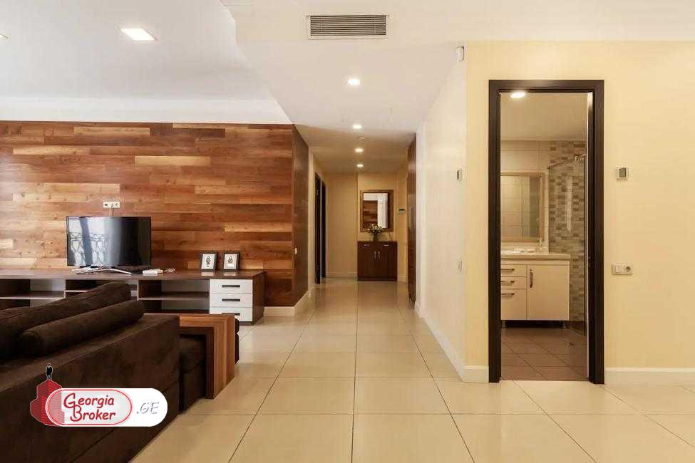 nearly repaired 3-room apartment for sale